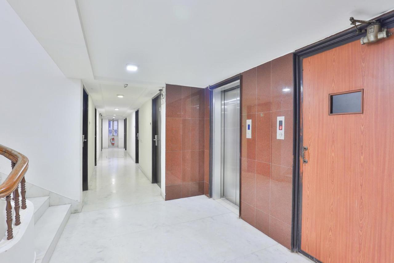 Oyo 2351 Hotel Golden Plaza Ahmedabad Exteriör bild