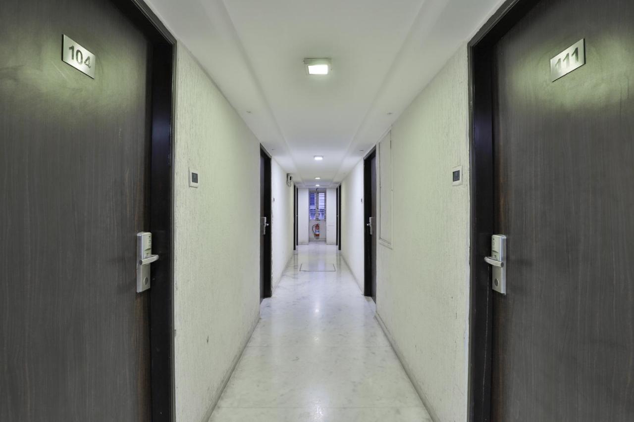 Oyo 2351 Hotel Golden Plaza Ahmedabad Exteriör bild