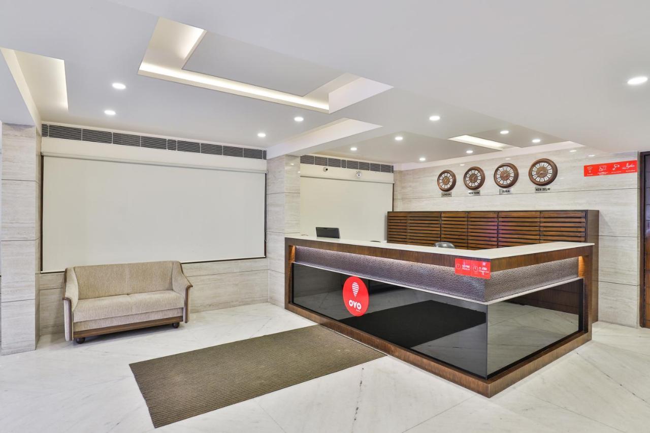 Oyo 2351 Hotel Golden Plaza Ahmedabad Exteriör bild